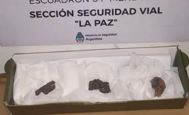De Mendoza a Santa Fe: contrabandeaba meteoritos dentro de una mochila