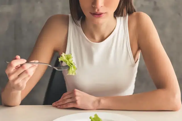 Trastornos alimentarios: cuál es el peligro de las dietas de moda y los estereotipos de belleza