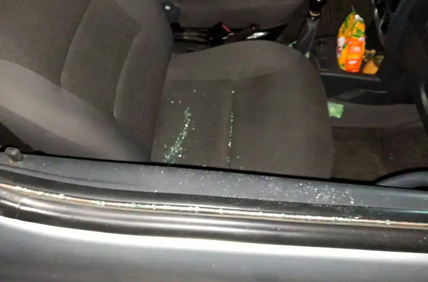 No llegó lejos: lo atrapan luego de romper vidrio de camioneta