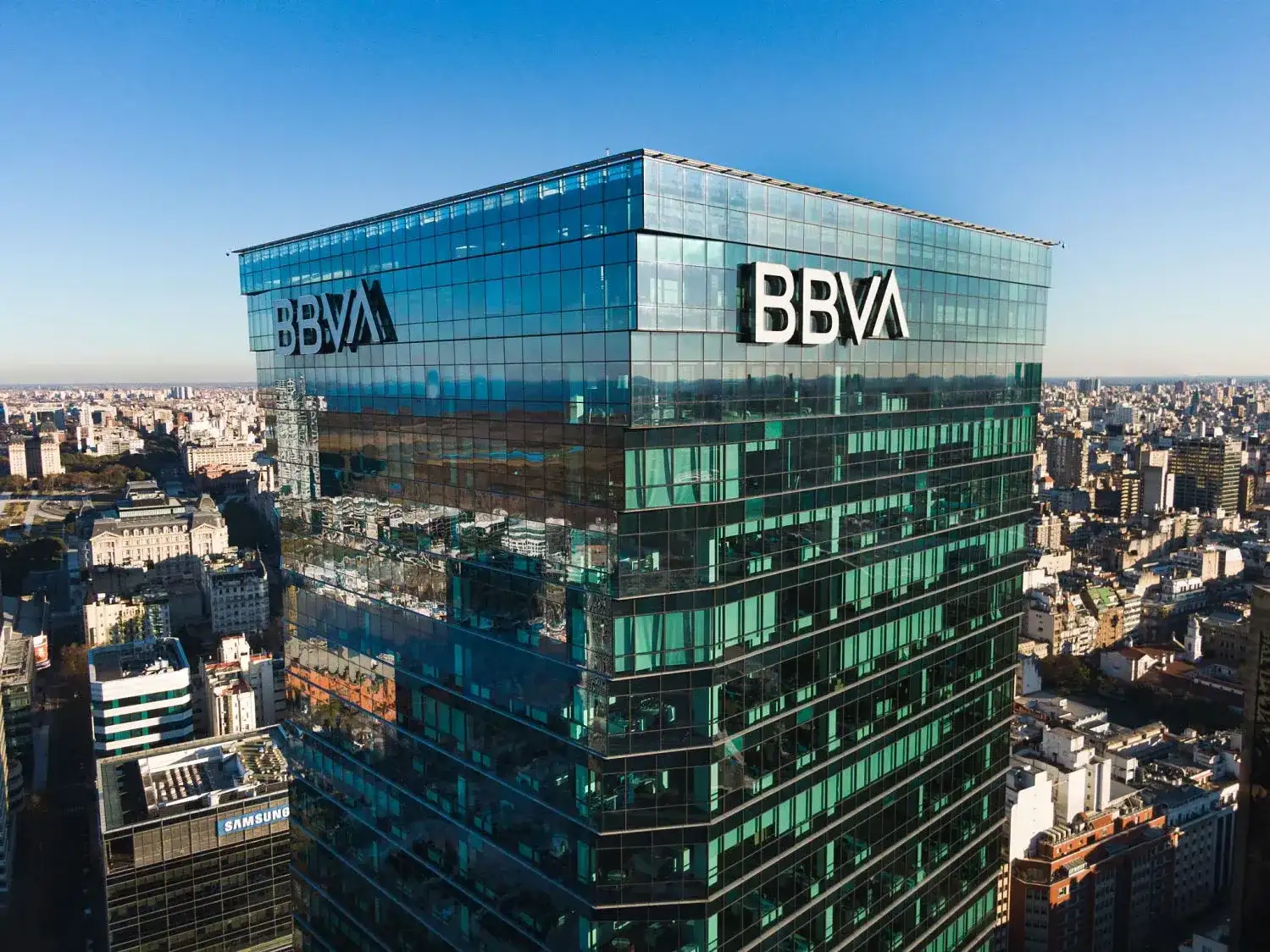 La Justicia ordena a banco privado a devolver $9.600 millones a 620 mil consumidores