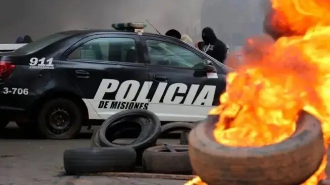 “Saben que se les va a incendiar la provincia”, afirmaron los manifestantes.