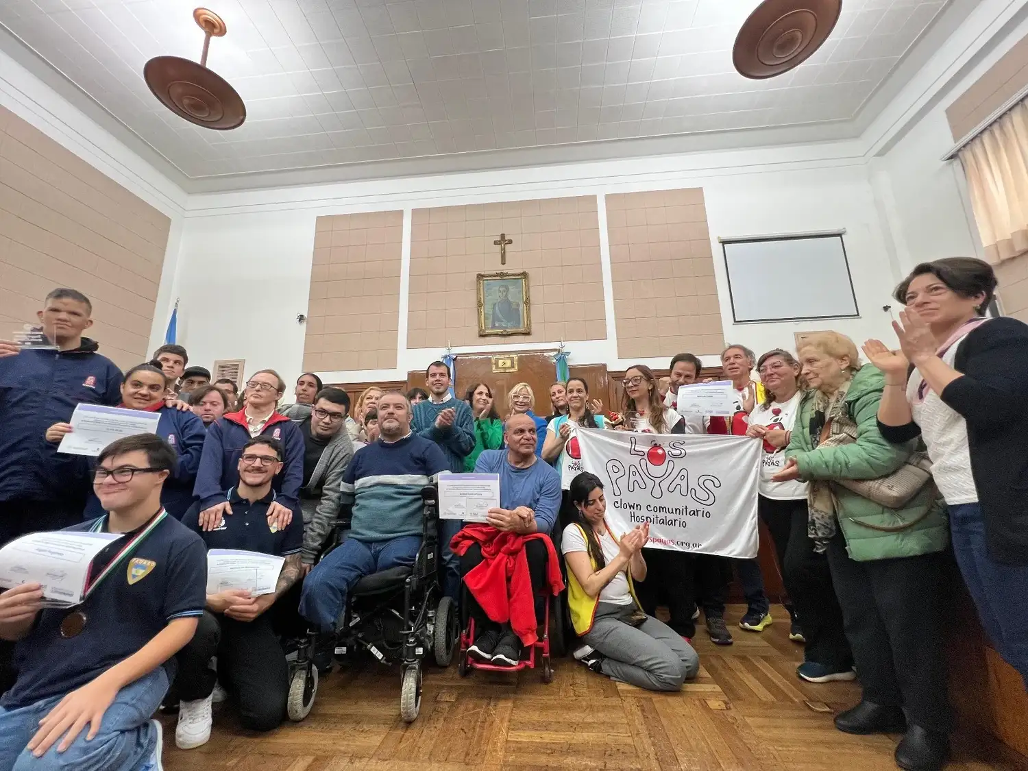 La actividad comenzó con la proyección de un breve documental sobre la vida de Diego Daniel Camerucci.