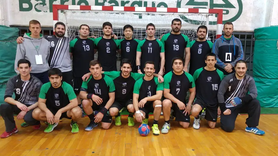 Los caballeros de Once Unidos en el Nacional "B".