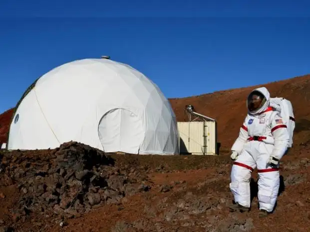 Seis voluntarios se aíslan un año en una cúpula para preparar un viaje a Marte
