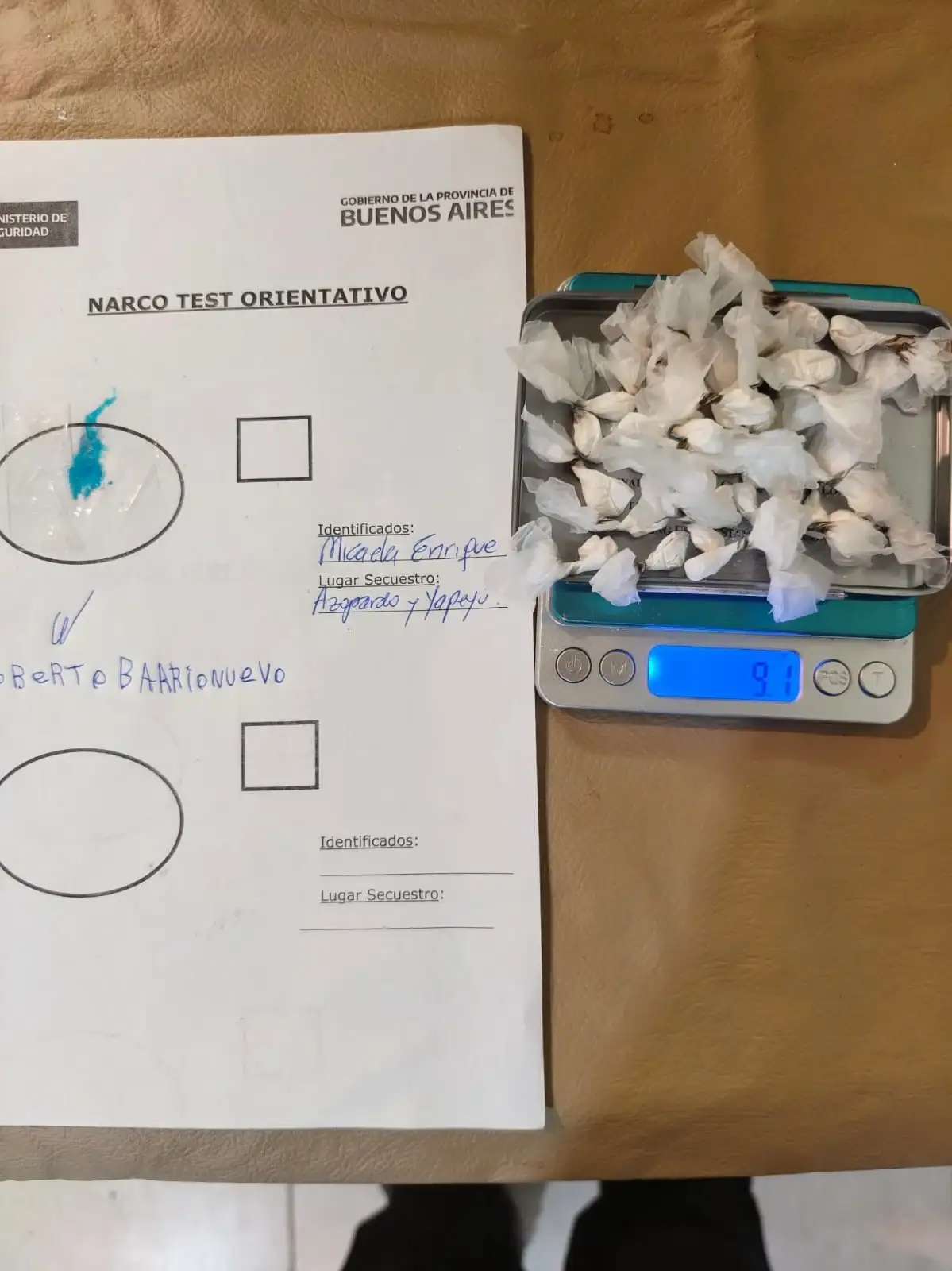 Se le prendió la lamparita: ocultaba 33 dosis de cocaína en un foco y la descubrieron