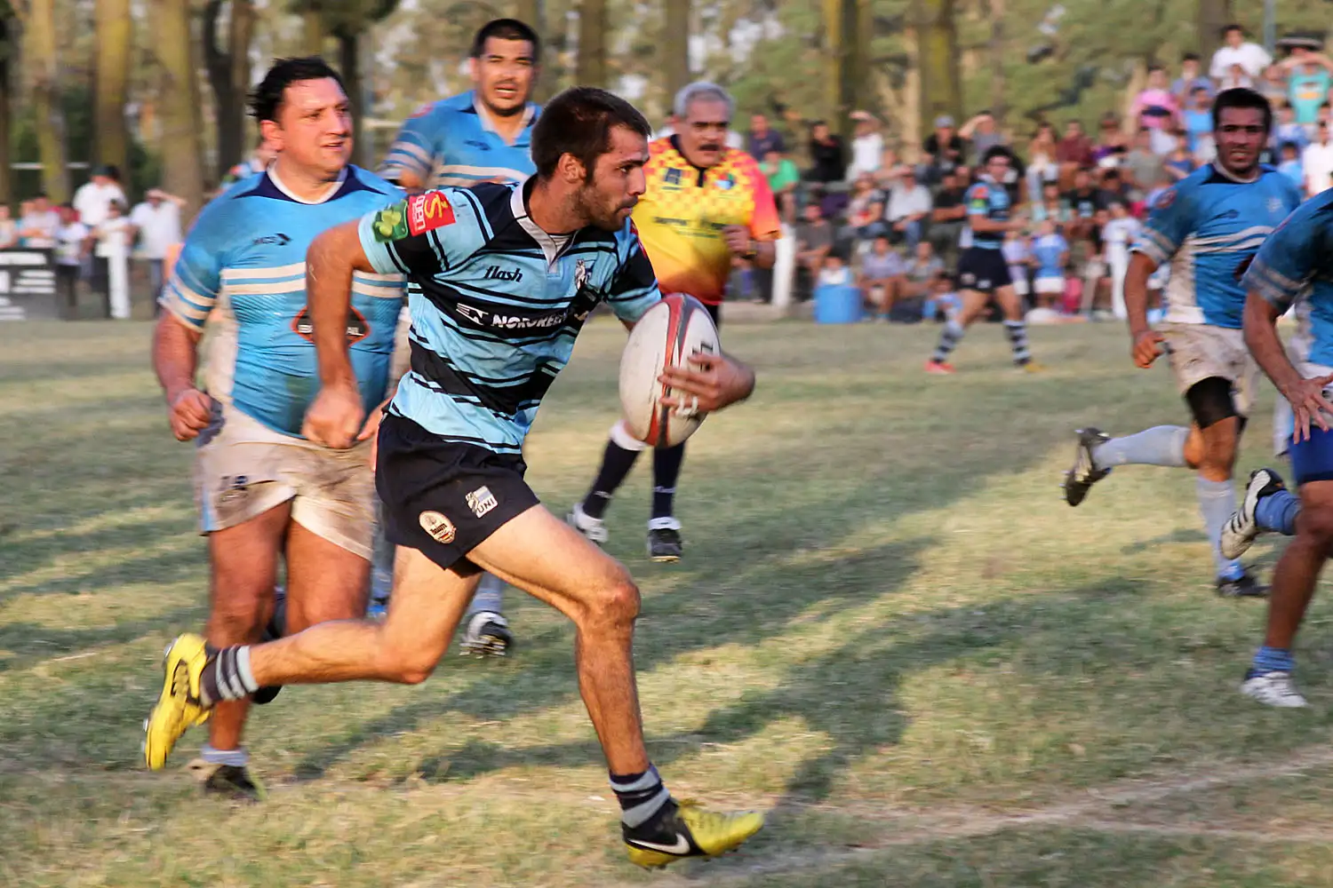 Universitario ya es un especialista en finales cerrados