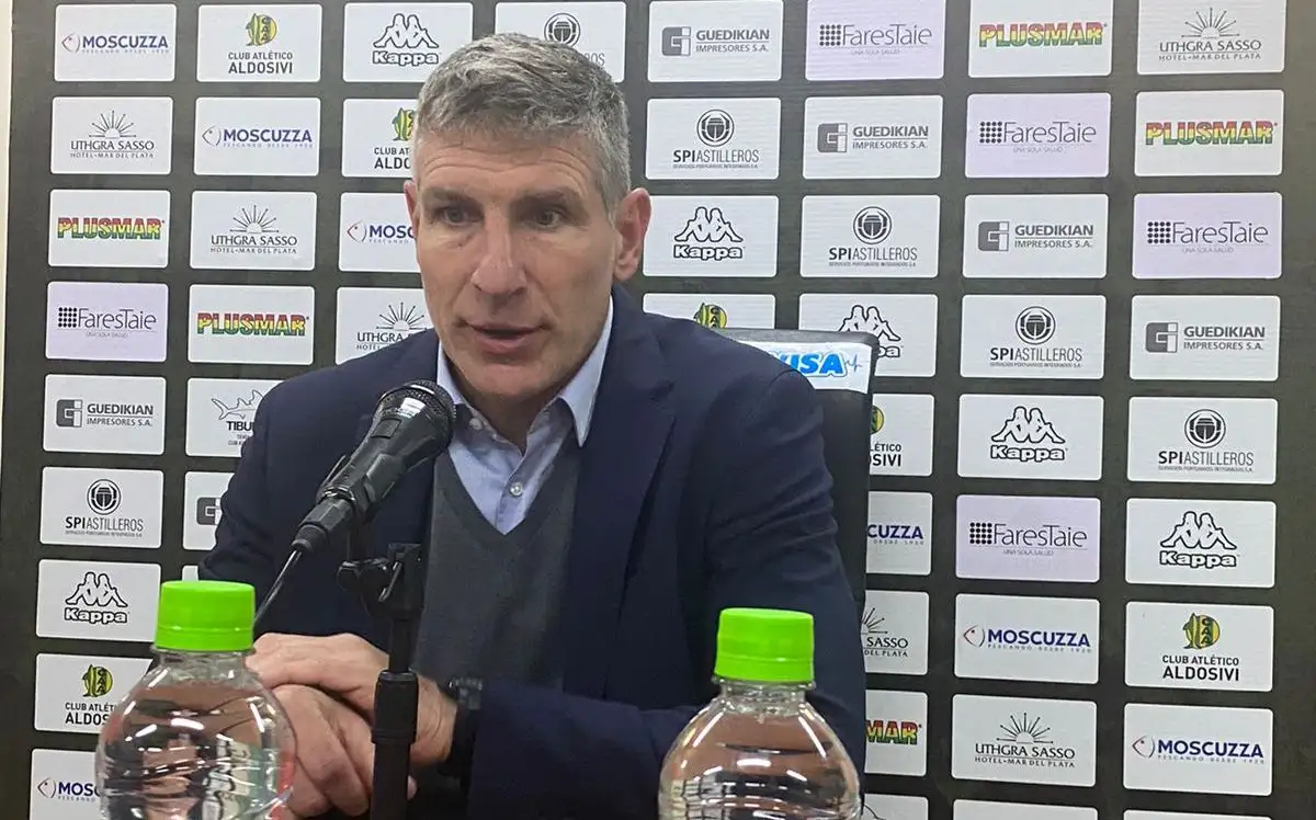 Martín Palermo: “De la estructura defensiva, debemos encontrar la elaboración”