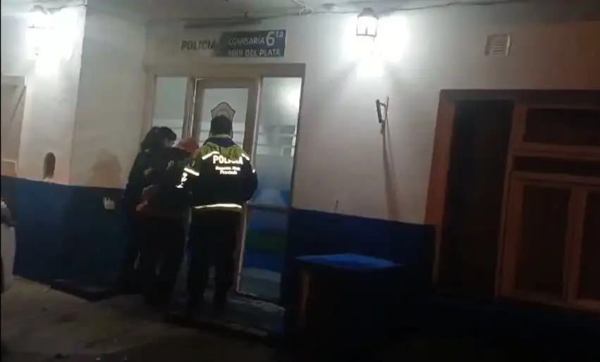 El individuo poseía procesos penales por robo agravado por el uso de arma blanca y violación de domicilio