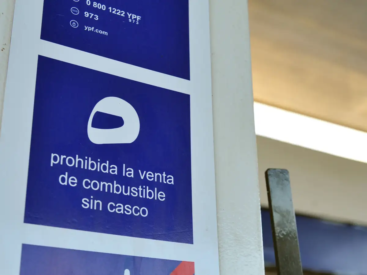 Motos, nafta y controles