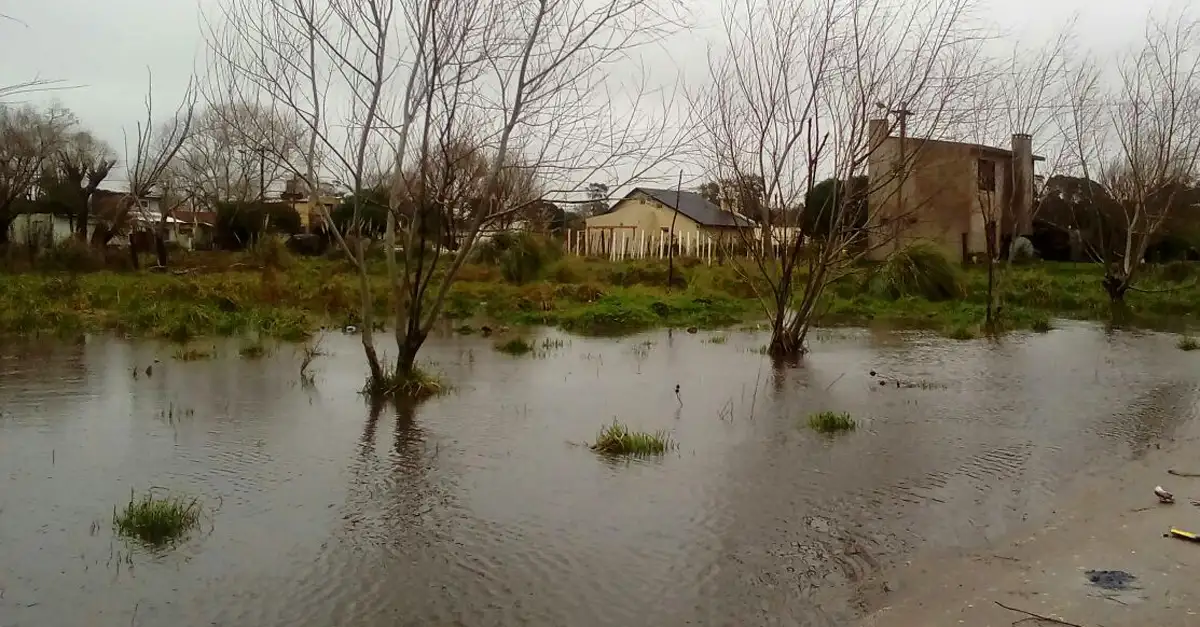Tras las lluvias, vecinos del sur reiteraron sus reclamos por las calles