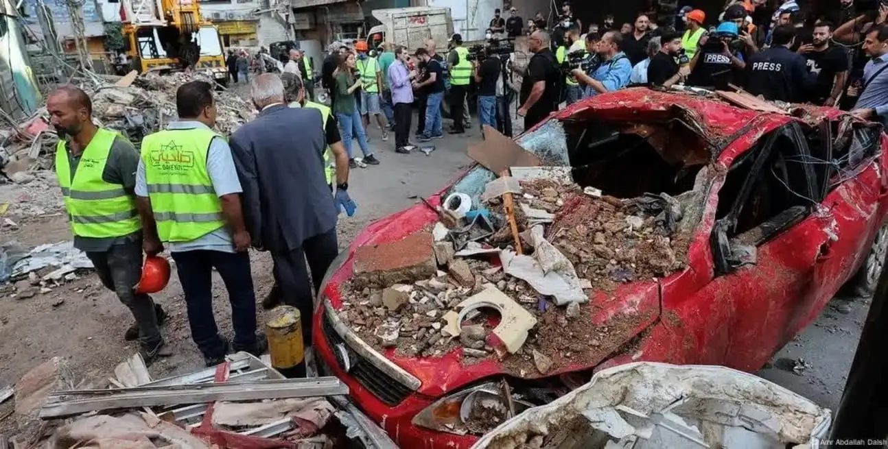 Destrozos causados por uno de los últimos ataques de Israel en los suburbios del sur de Beirut.