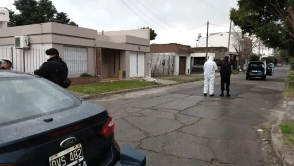 Balean a un policía que se tiroteó con delincuentes