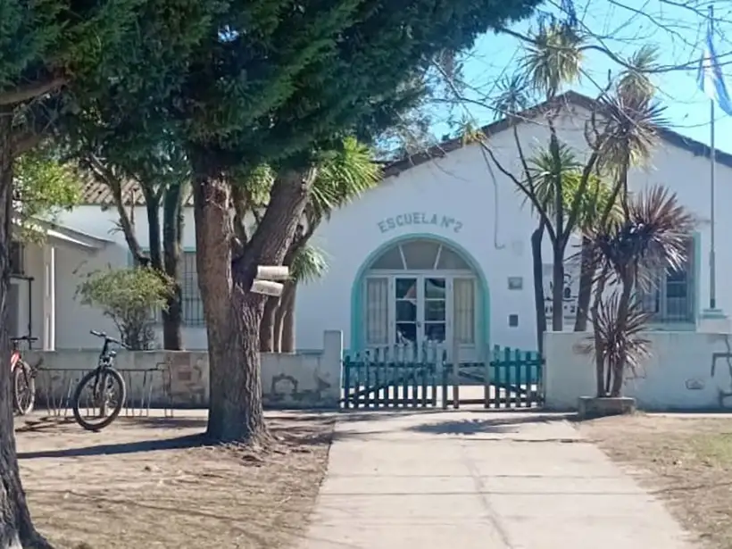 Allanamientos en General Alvarado por falsificación de informes de agua en escuelas