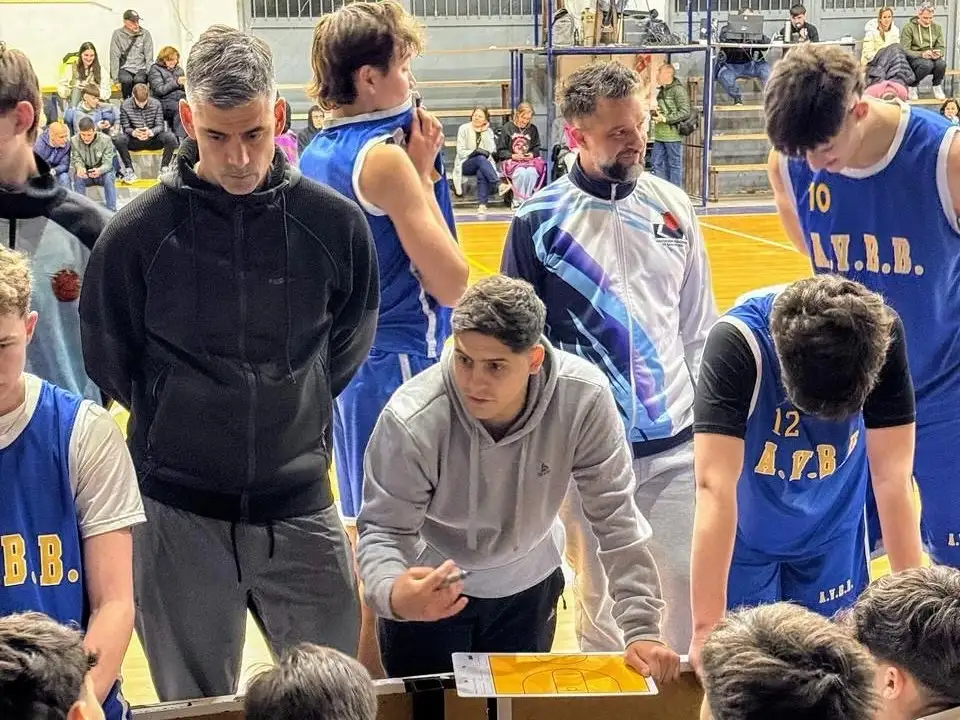 Con la conducción nuevamente de Enzo Guzmán (subcampeón del Interasociaciones Sub15 2025 en Venado Tuerto), la Venadense va por el campeonato en Marcos Juárez.