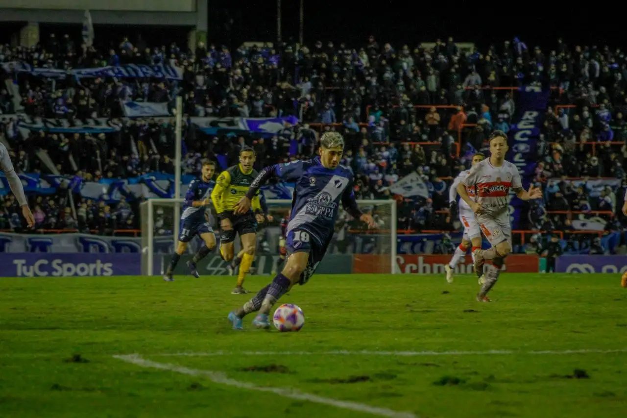 Alvarado lo perdió sobre el final ante Morón