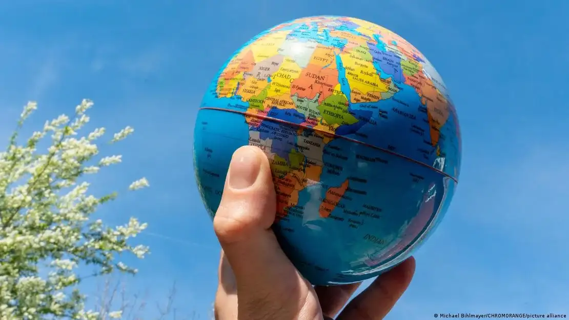 Equal Earth, el mapa mundial que representa superficies en proporciones más fieles a la realidad