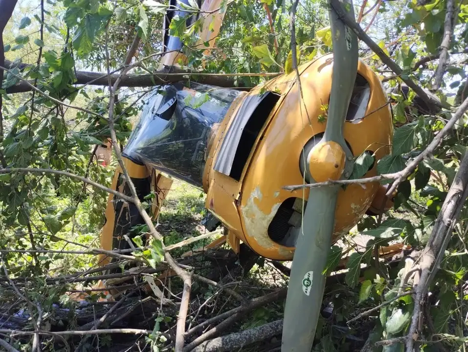 Una avioneta cayó en el predio Universitario Rugby de Salta: dos personas heridas