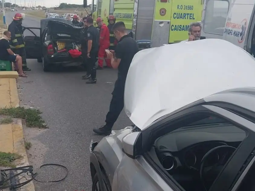 El accidente involucró a dos autos en la Ruta 11.
