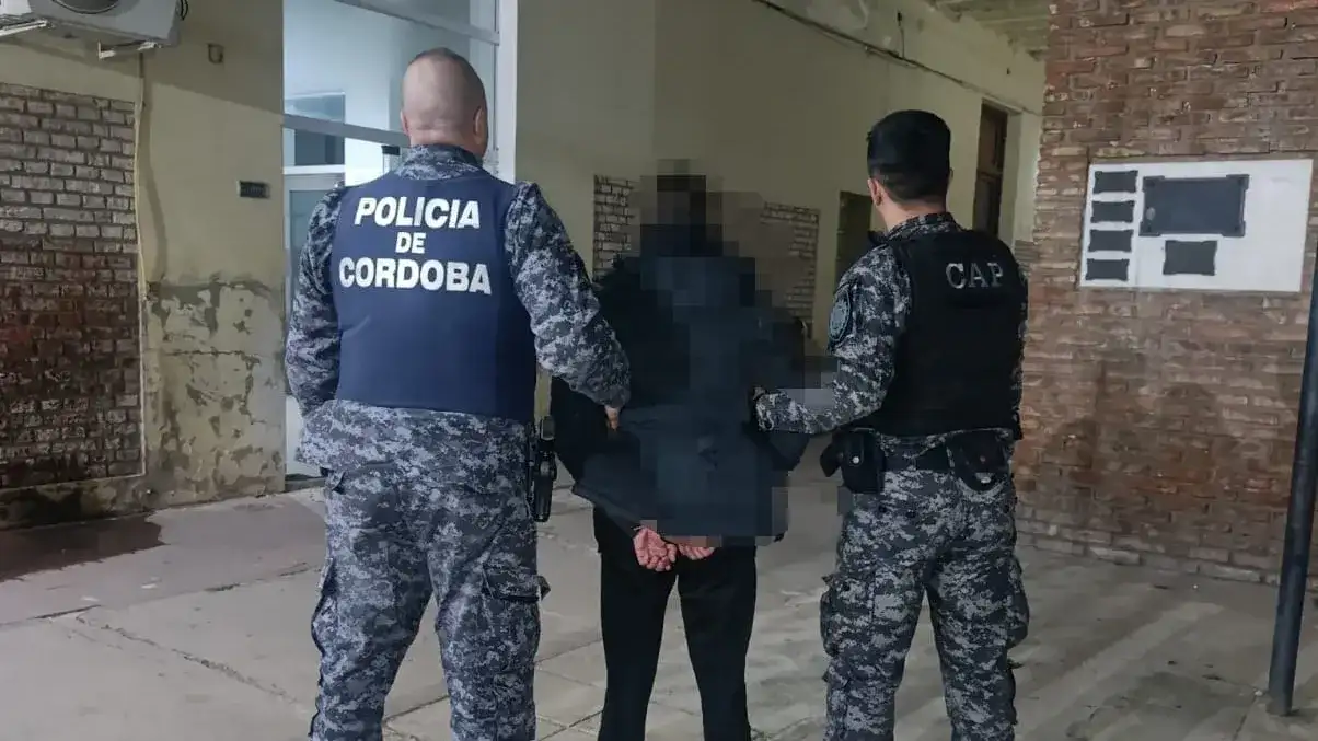 El detenido fue traslado a sede policial.