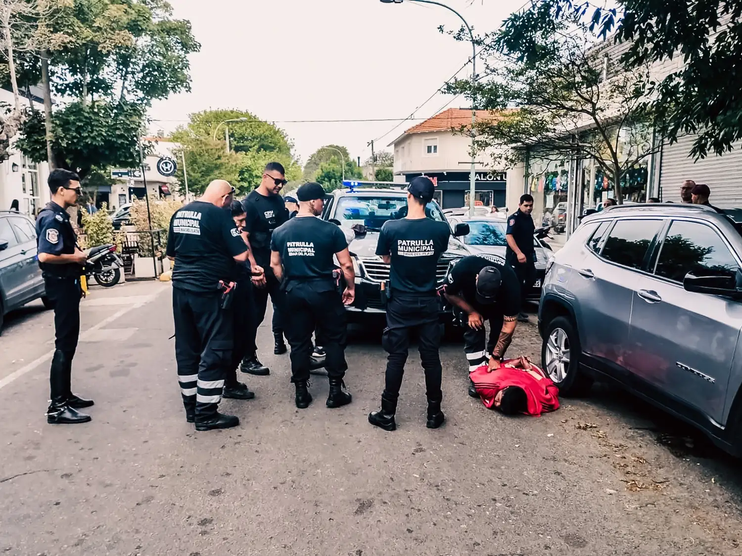 La Patrulla Municipal intervino ante disturbios protagonizados por trapitos en Castelli y Güemes