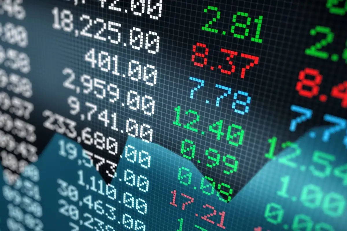 El riesgo país baja 1,3%, o 10 unidades, perfora las 800 unidades y perfora los 790 puntos básicos, según la medición de J.P. Morgan.