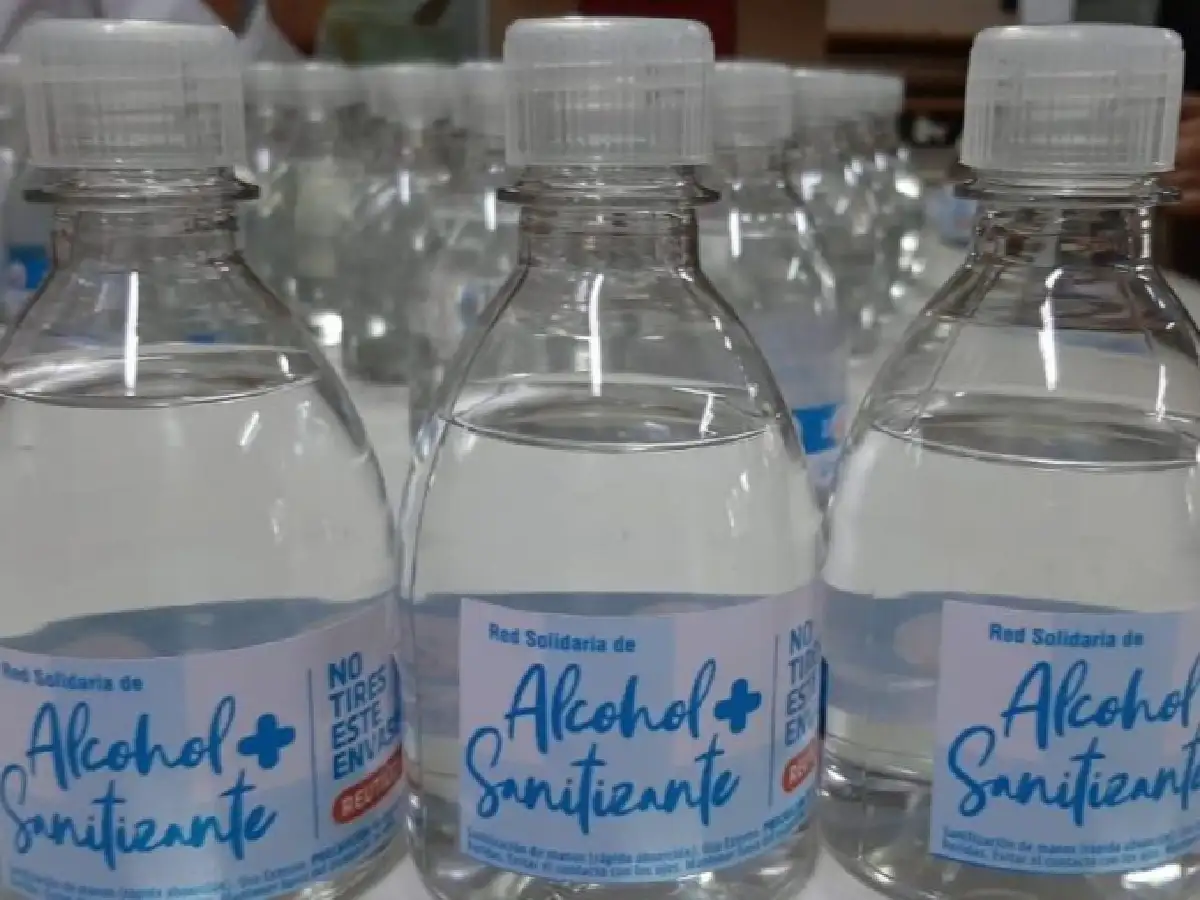 En las escuelas técnicas ya se fabricaron 8 mil litros de alcohol en gel