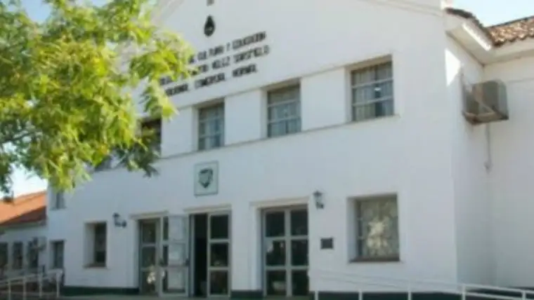 Córdoba: Gobierno avaló un control de alcoholemia en una escuela
