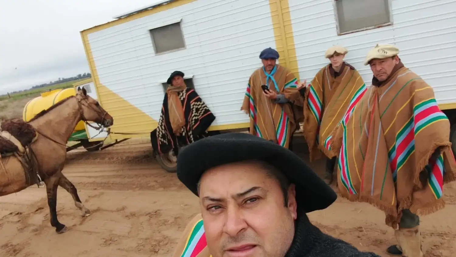 cabalgata poncho2