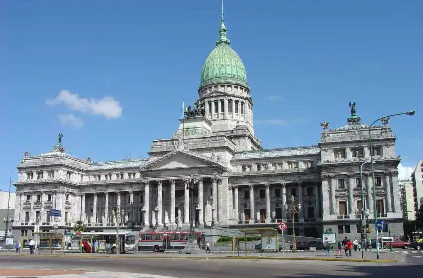 El Senado controlará presentismo y horas trabajadas