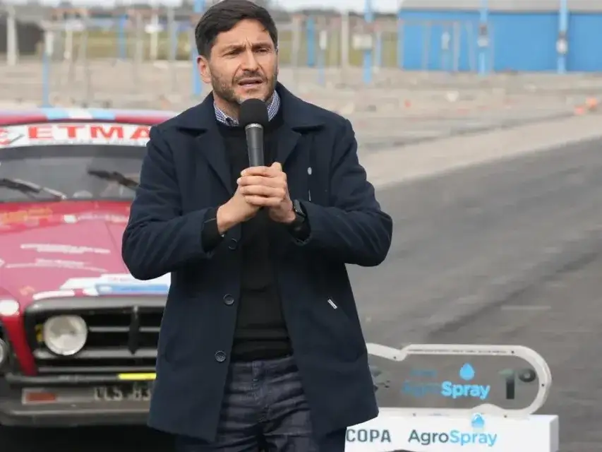 Pullaro: “Queremos que cada peso que pone la Provincia genere empleo y crecimiento económico”.