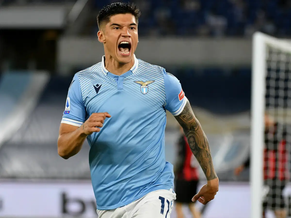 Lazio, con dos goles de Correa, venció a Milan