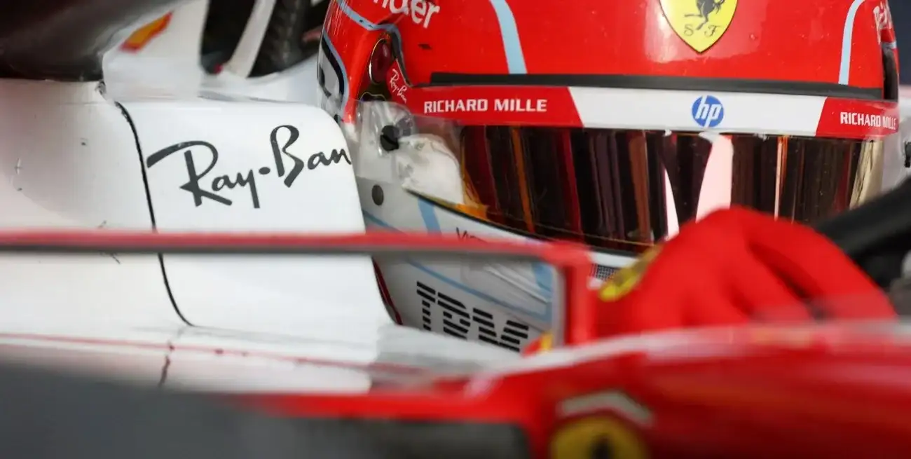 Charles Leclerc durante los entrenamientos en Sepang, donde encabezó la segunda tanda del viernes con su Ferrari.