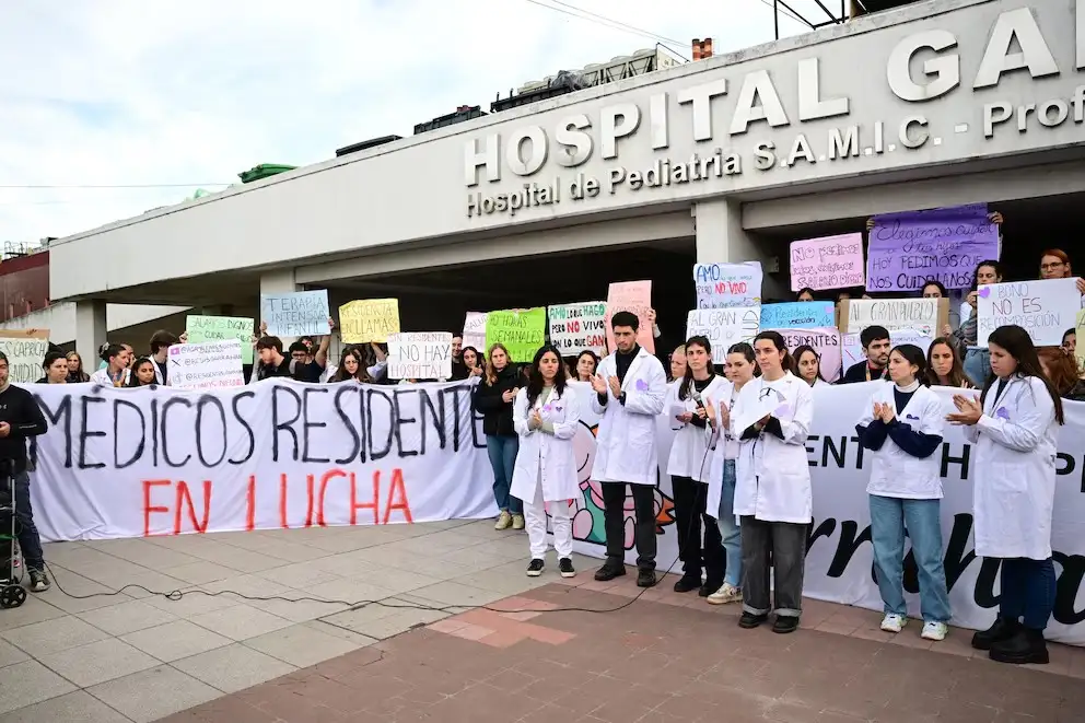 Siguen los reclamos en el Garrahan
