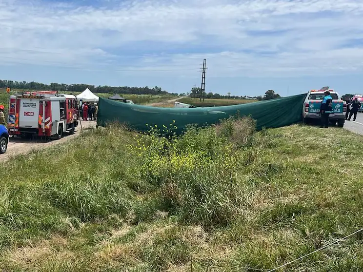 Aprehendieron al chofer del micro que volcó en Ruta 2 y dejó dos muertos