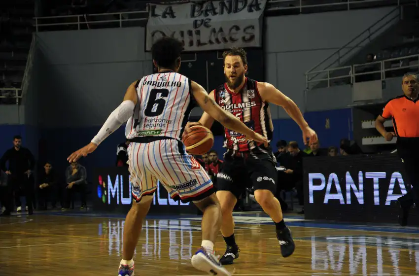 Quilmes perdió su invicto de local ante el líder