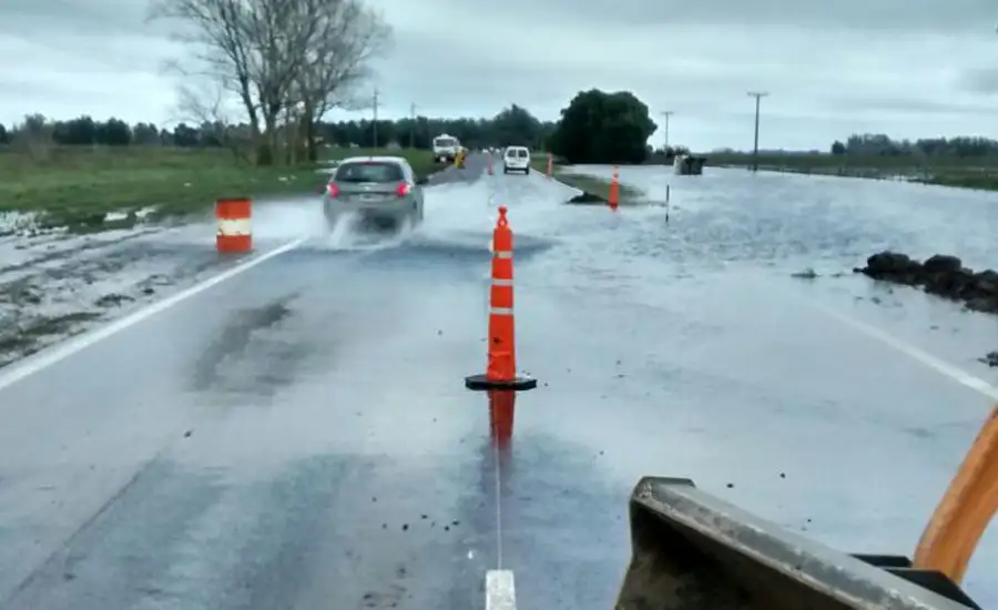 Por las lluvias, hay complicaciones en el tránsito de la Ruta 88