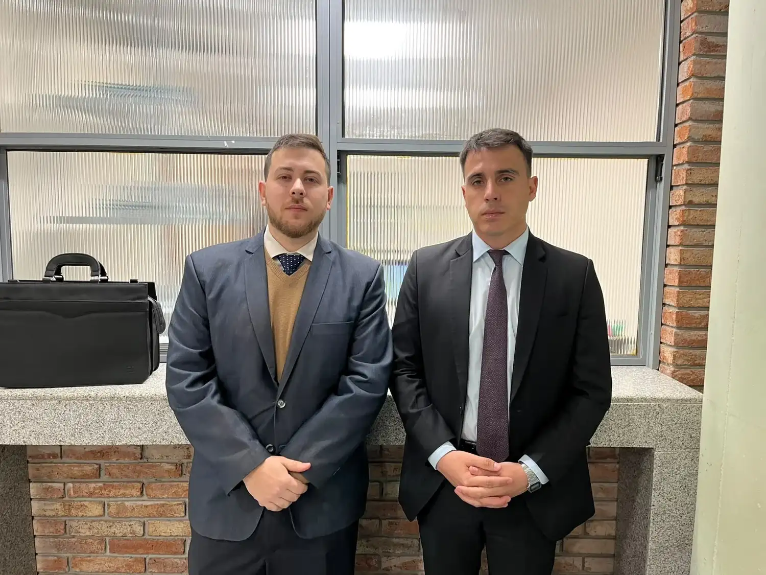 Los abogados defensores, Joaquín González y Antonio Rusconi.