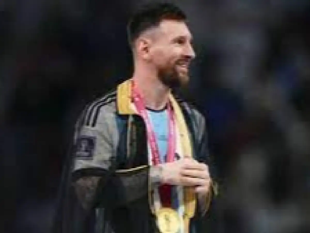 Ofrecen una cifra millonaria por la túnica que utilizó Messi para levantar la Copa del Mundo
