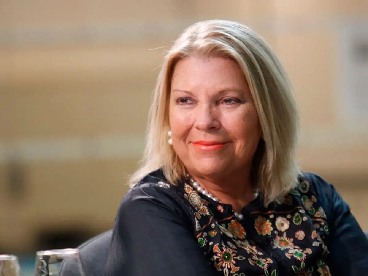 "Cristina está veraneando en cuba con prisión preventiva firme", asegura Carrió