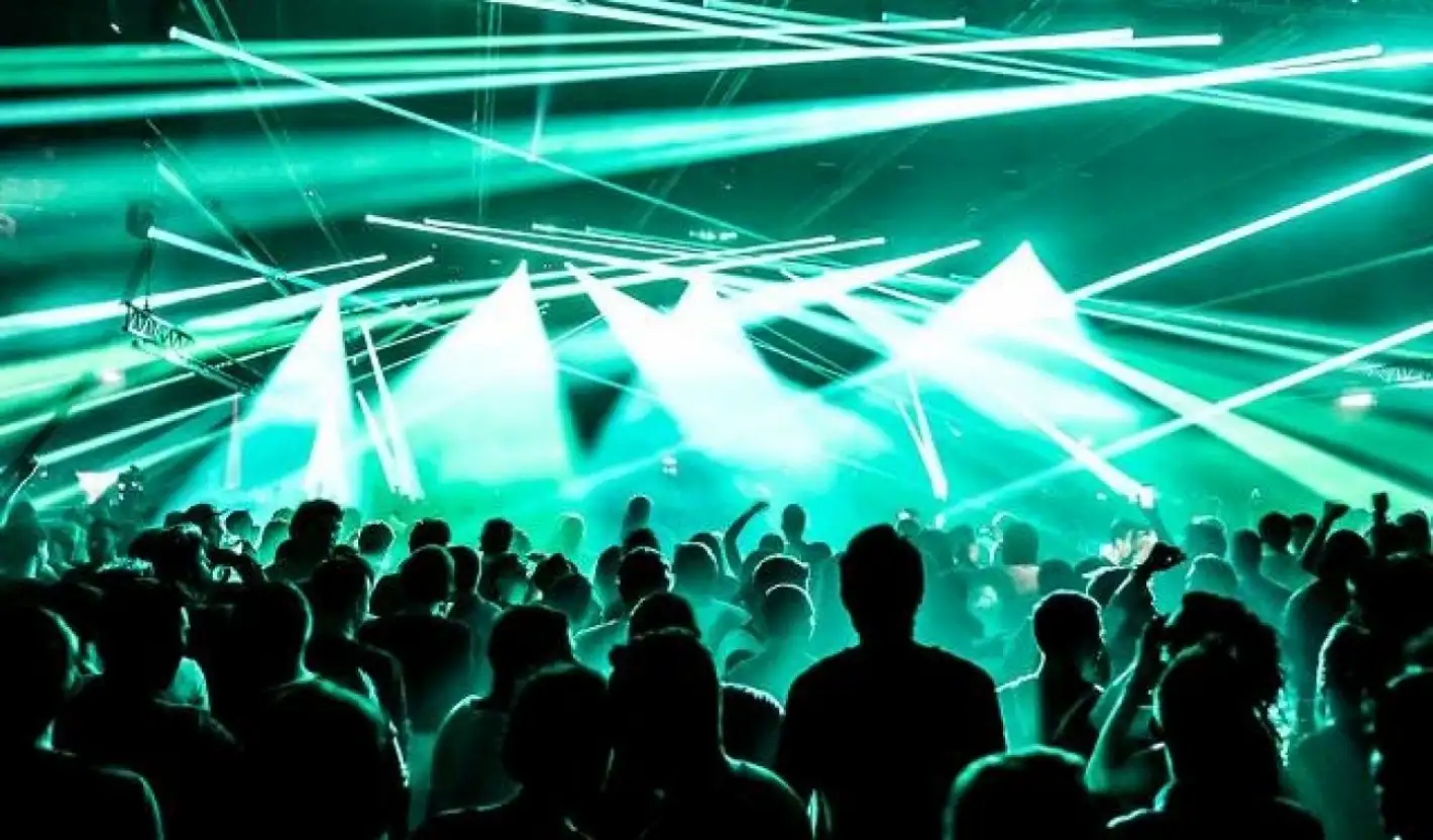 Time Warp: prefectos procesados y embargos