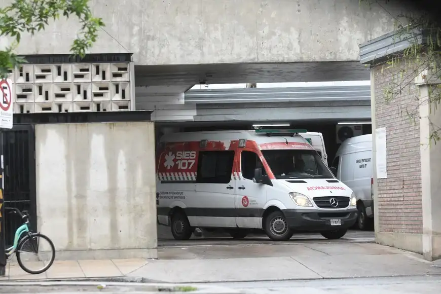 La mujer fue trasladada al Hospital Cullen con heridas severas.