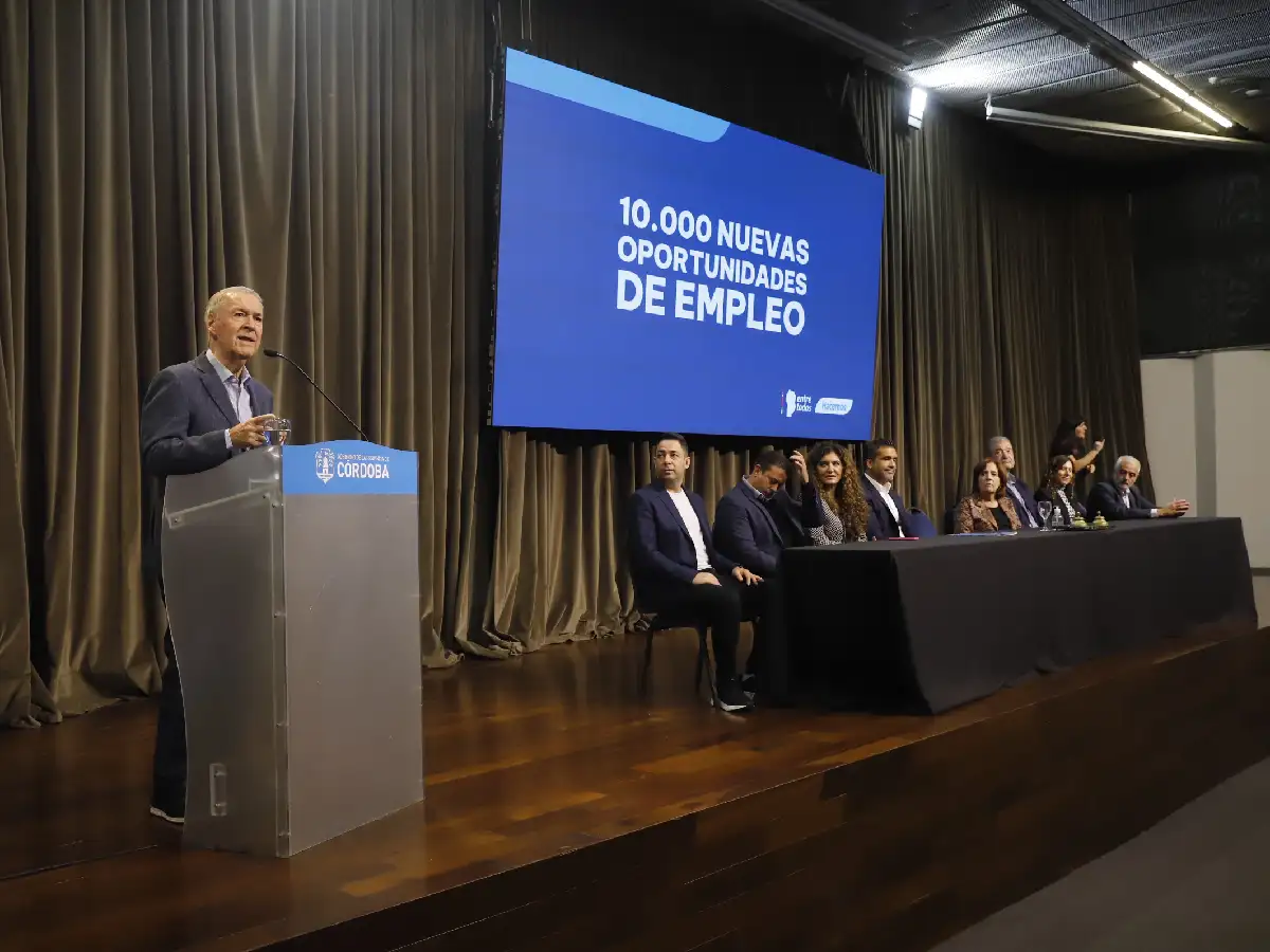 Córdoba: Schiaretti lanzó el programa XMÍ con 10 mil oportunidades de empleo y formación