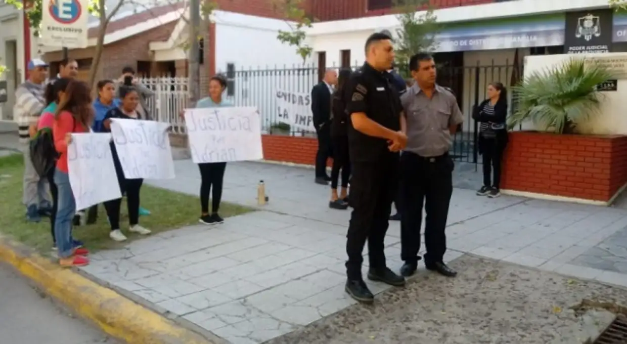 Reconquista: imputan a los padres del niño que falleció tras intento de suicidio