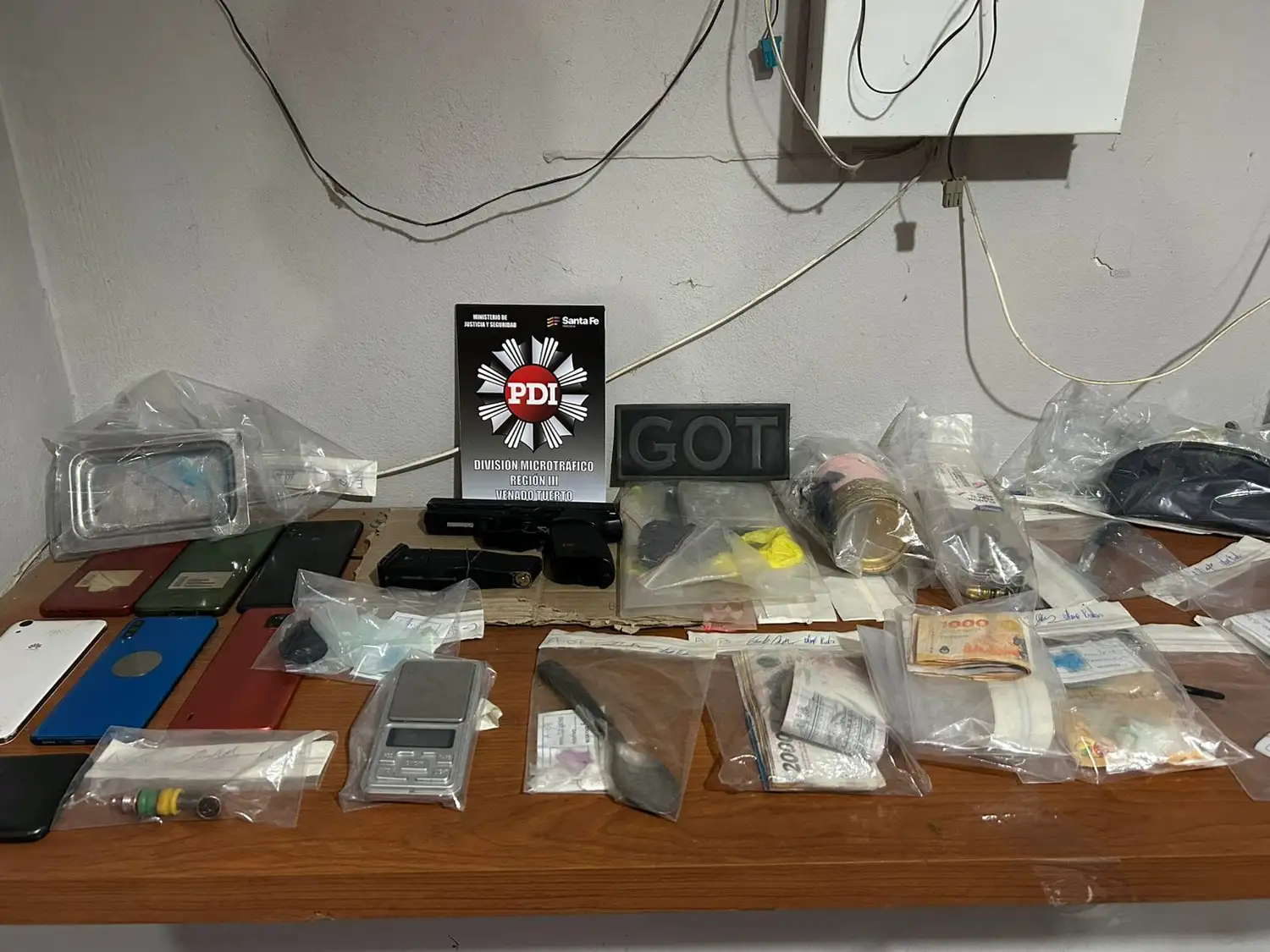 Parte del material incautado.