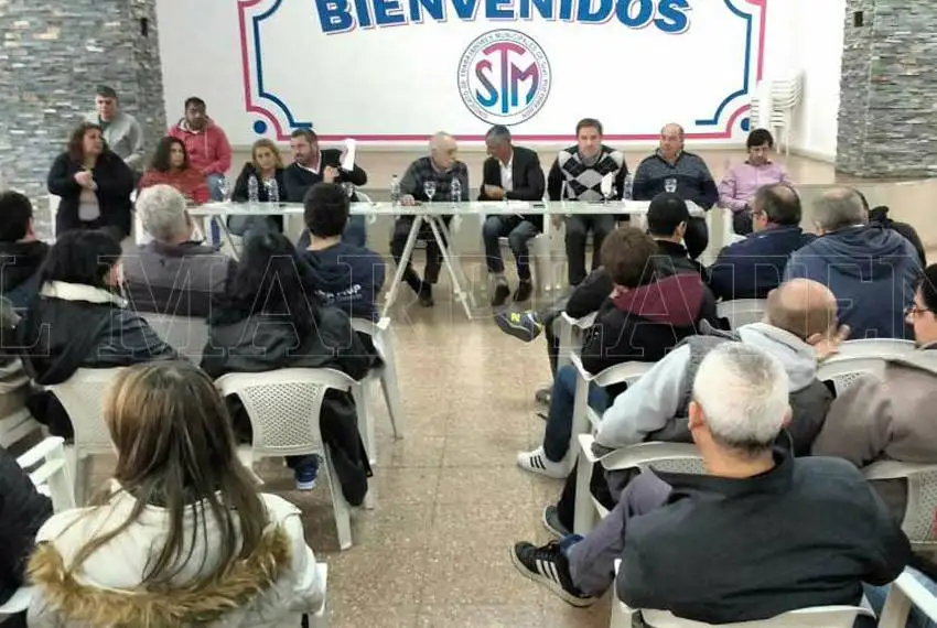 Municipales inician retención de tareas por falta de pagos 