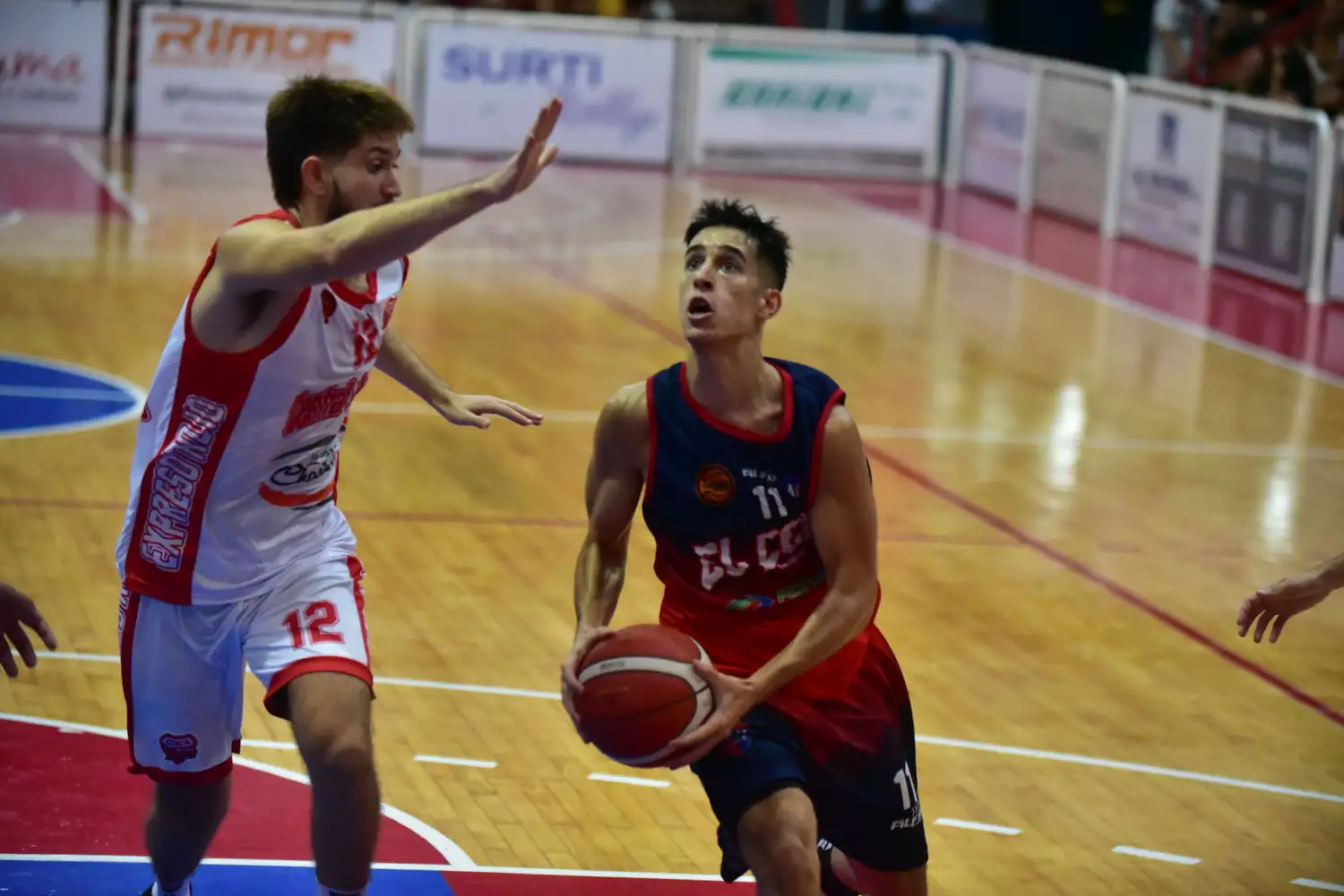 Ambos equipos llegan a este crucial partido con el objetivo de avanzar a la siguiente fase y demostrar su valía en la competencia.