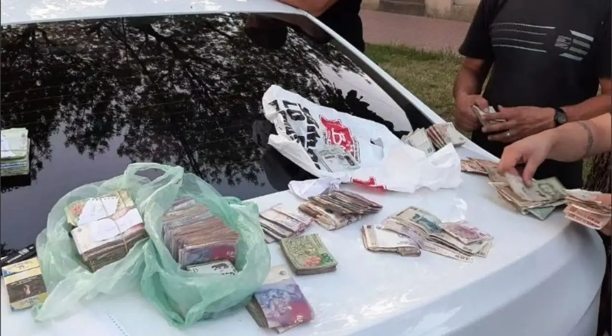Detenidos en Rosario: no pudieron justificar el dinero que llevaban