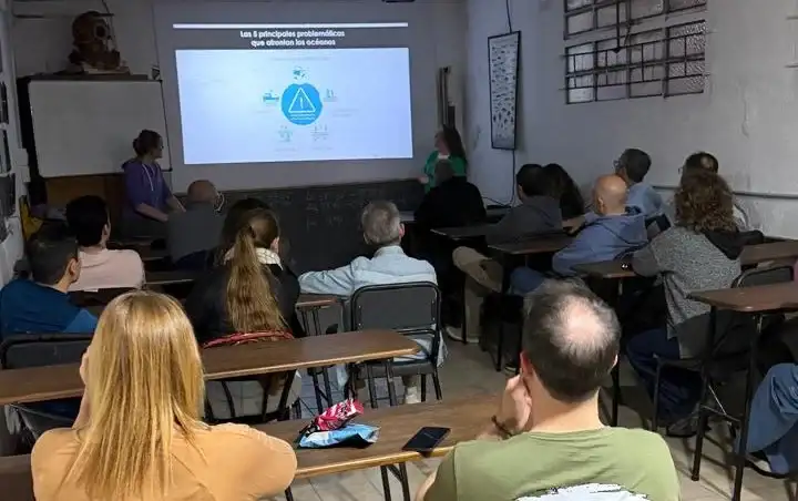 La actividad estuvo a cargo de las investigadoras Carla Berghoff y Lucía Epherra.