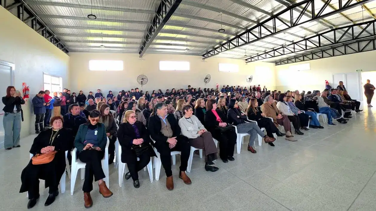 El Tío inauguró el nuevo SUM y depósito del IPEM N.º 166