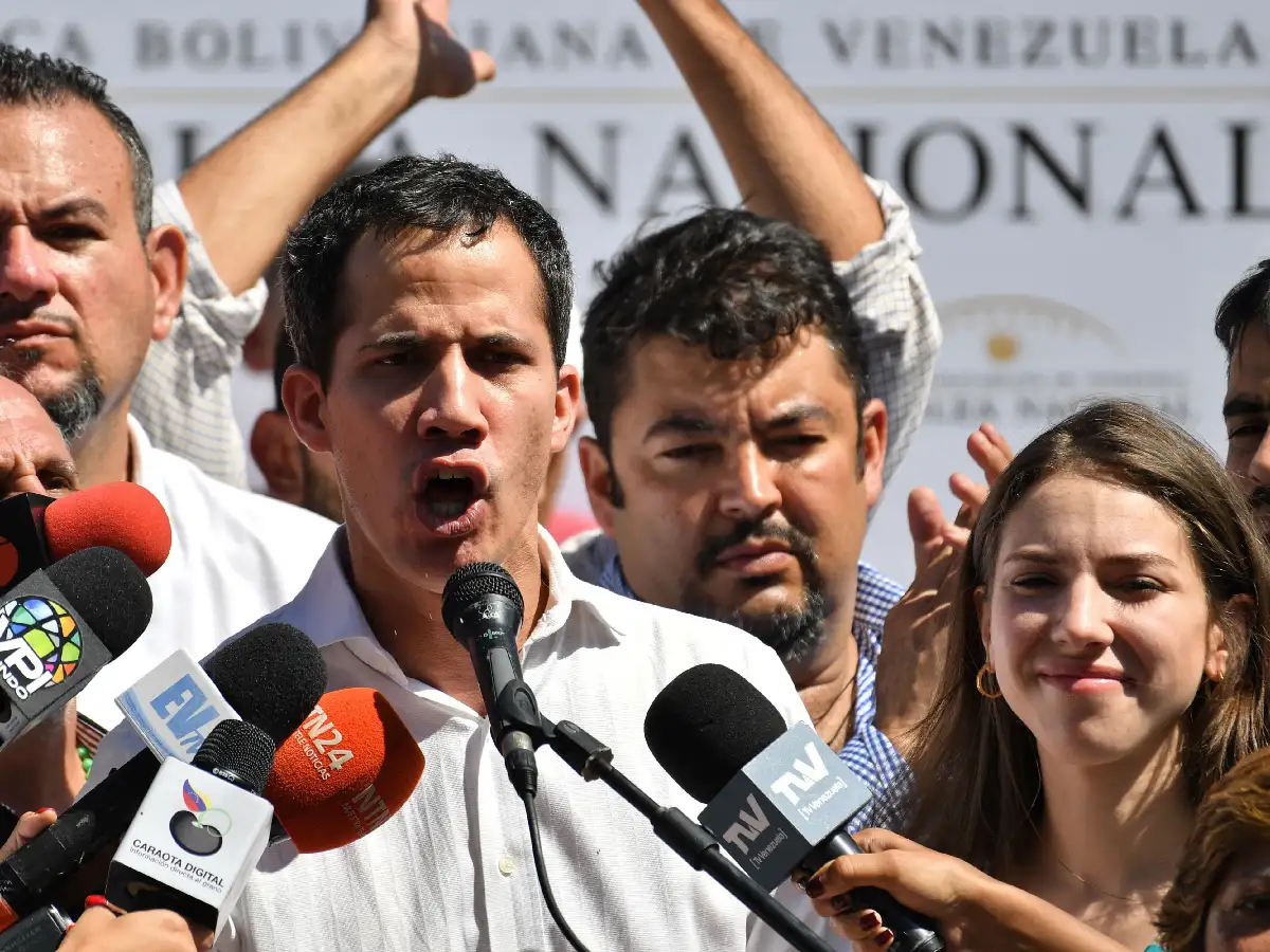 Grupos armados agredieron a Guaidó, legisladores y periodistas en Venezuela